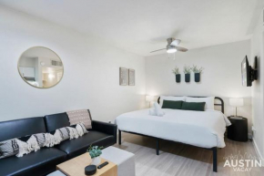 Cozy Newly Renovated King Sofa Bed and Smart TV